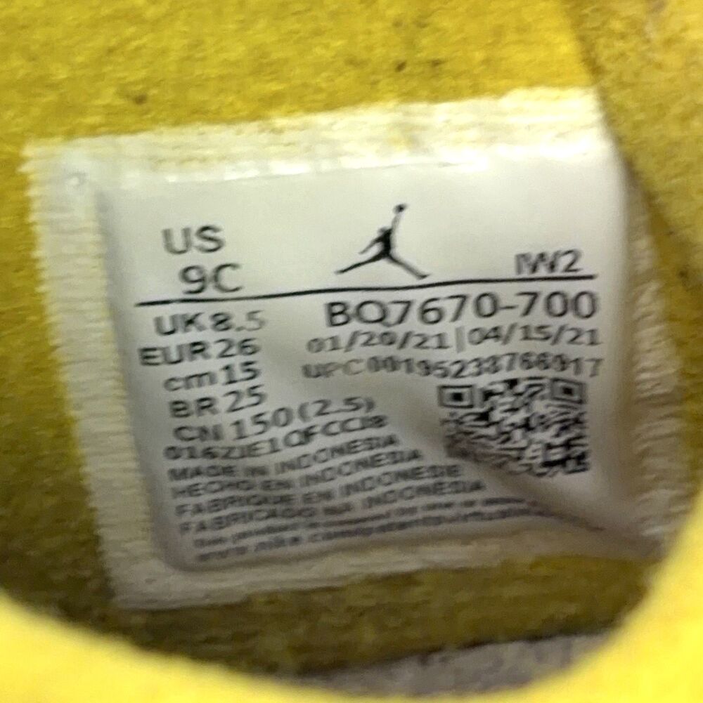 Nike Air Jordan 4 TD Retro Boy Size 9C Lightning Yellow BQ7670-700 Toddler Shoes - Picture 6 of 7